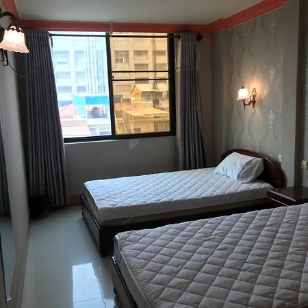 Rs Galaxy Hotel Phnom Penh Esterno foto