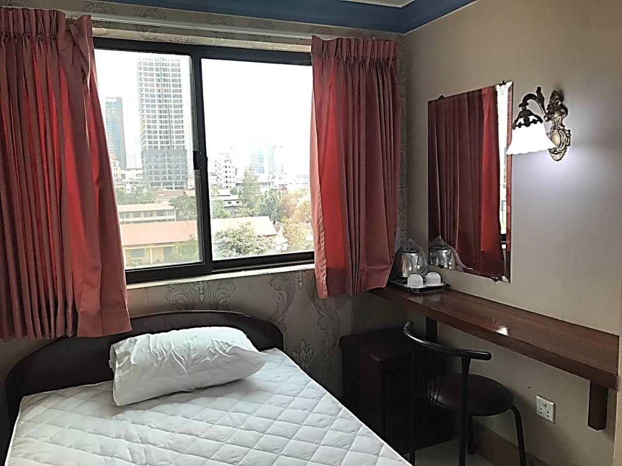 Rs Galaxy Hotel Phnom Penh Esterno foto